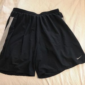 EUC men’s med Nike dri-fit running shorts